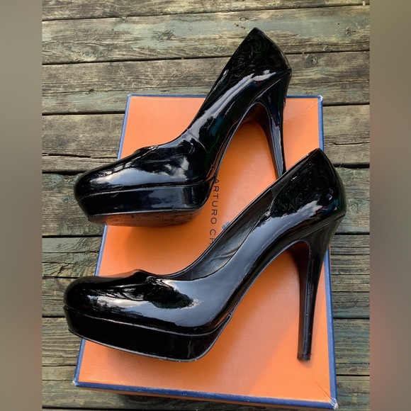 Black Patent Arturo Chiang Stilettos - Picture 5 of 6